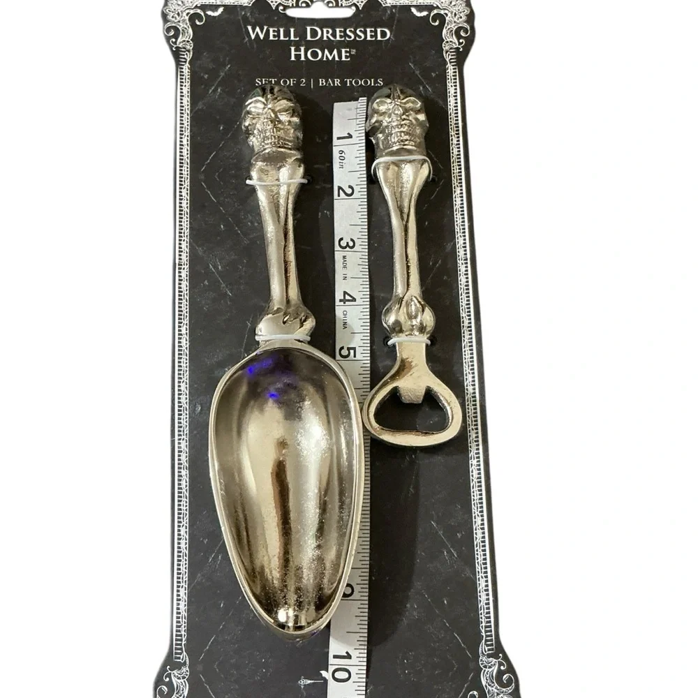 Skull Bar Tool Set Silver NWT from Well Dressed Home